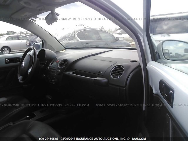 3VWRW3AGXAM035756 - 2010 VOLKSWAGEN NEW BEETLE 青色 照片 5