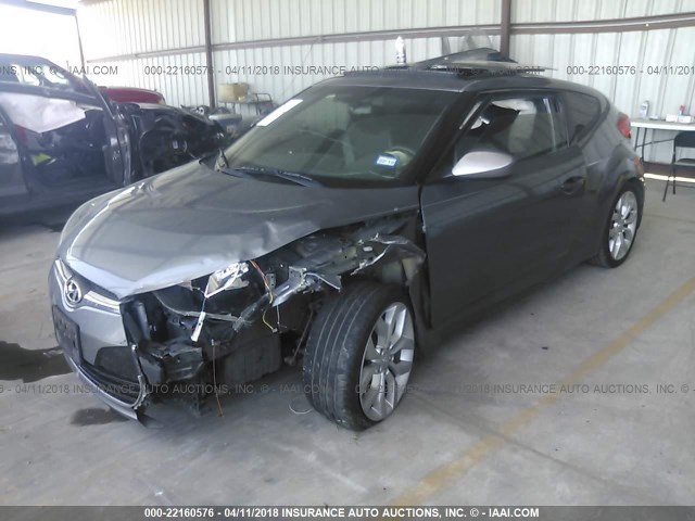 KMHTC6AD3DU135363 - 2013 HYUNDAI VELOSTER GRAY photo 2