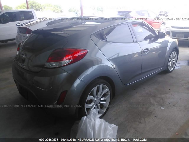 KMHTC6AD3DU135363 - 2013 HYUNDAI VELOSTER GRAY photo 4