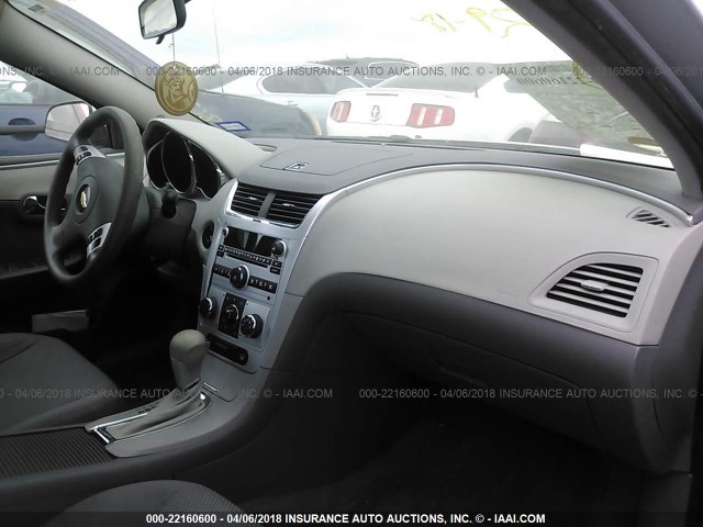 1G1ZC5EU0BF148679 - 2011 CHEVROLET MALIBU 1LT 银色 照片 5