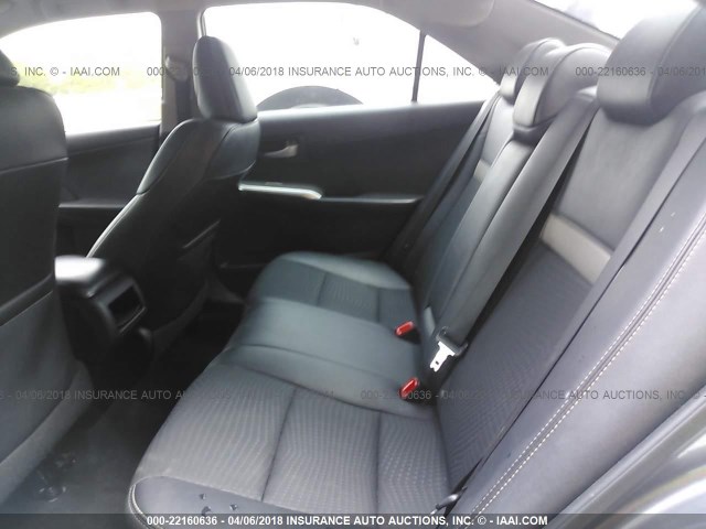 4T1BF1FK9EU351586 - 2014 TOYOTA CAMRY L/SE/LE/XLE ნაცრისფერი ფოტო 8