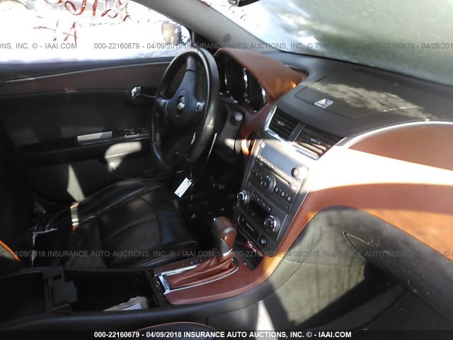 1G1ZK57B09F155981 - 2009 CHEVROLET MALIBU LTZ 白色 照片 5