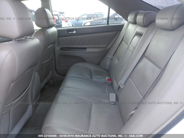 4T1BE32K35U546135 - 2005 TOYOTA CAMRY LE/XLE/SE თეთრი ფოტო 8