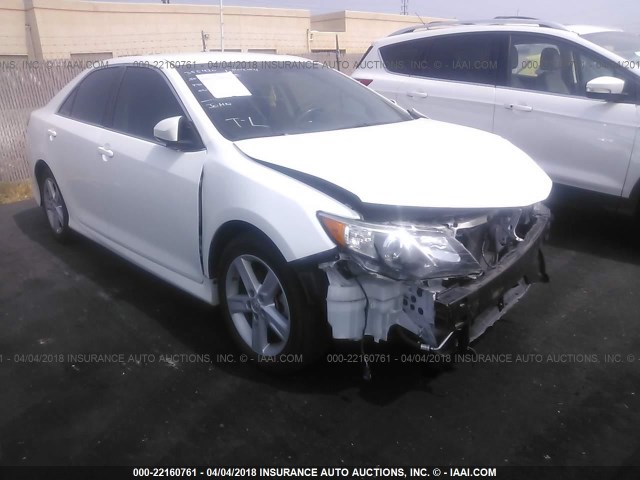 4T1BF1FK6EU391964 - 2014 TOYOTA CAMRY L/SE/LE/XLE 白色 照片 1