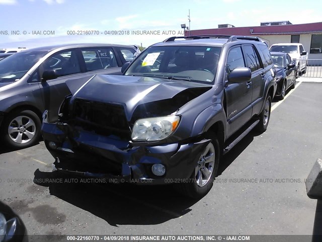 JTEBU17R878079142 - 2007 TOYOTA 4RUNNER LIMITED GRAY photo 2