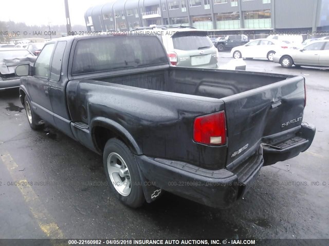 1GCCS195228174622 - 2002 CHEVROLET S TRUCK S10 BLACK photo 3