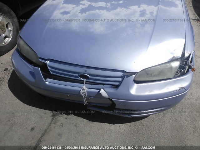 JT2BG22K7V0001242 - 1997 TOYOTA CAMRY LE/XLE Azul foto 6