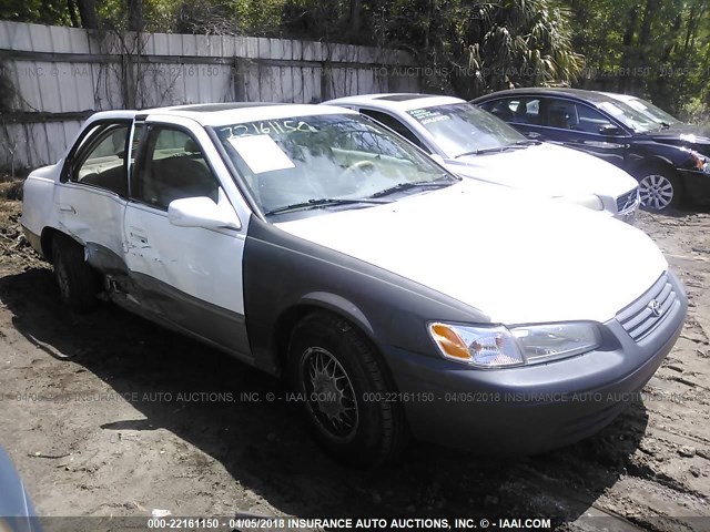 JT2BG28K3X0302097 - 1999 TOYOTA CAMRY LE/XLE 白色 照片 1