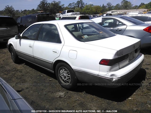 JT2BG28K3X0302097 - 1999 TOYOTA CAMRY LE/XLE 白色 照片 3