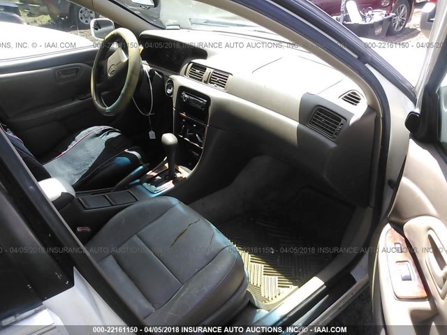 JT2BG28K3X0302097 - 1999 TOYOTA CAMRY LE/XLE 白色 照片 5
