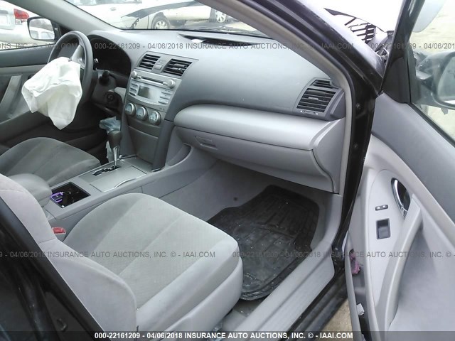 4T4BE46K09R087447 - 2009 TOYOTA CAMRY SE/LE/XLE BLACK photo 5