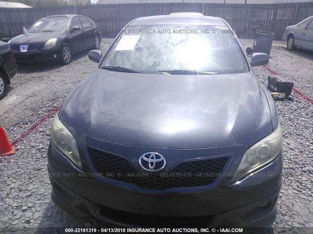 4T1BF3EK2BU186604 - 2011 TOYOTA CAMRY SE/LE/XLE GRAY photo 6