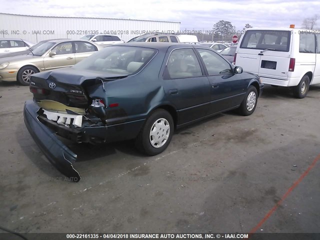 4T1BG22K3WU858817 - 1998 TOYOTA CAMRY CE/LE/XLE 绿色 照片 4