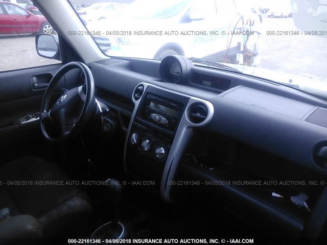 JTLKT324964046594 - 2006 TOYOTA SCION XB GRAY photo 5
