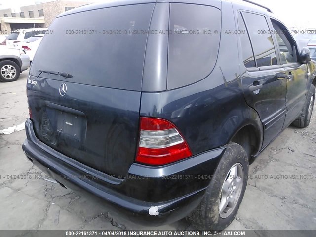 4JGAB54E01A233630 - 2001 MERCEDES-BENZ ML 320 Dark Blue photo 4