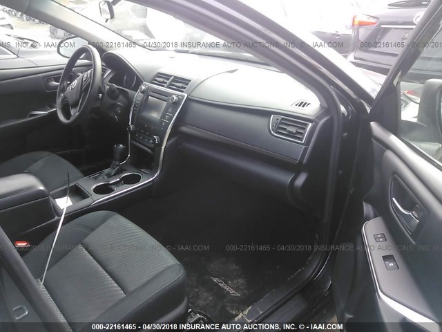 4T4BF1FK8GR533272 - 2016 TOYOTA CAMRY LE/XLE/SE/XSE BLACK photo 5
