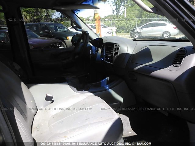 1FMPU16L72LA54306 - 2002 FORD EXPEDITION XLT შავი ფოტო 5