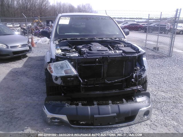 1N6AD0EV8BC437725 - 2011 NISSAN FRONTIER S/SV/SL/PRO-4X SILVER photo 6