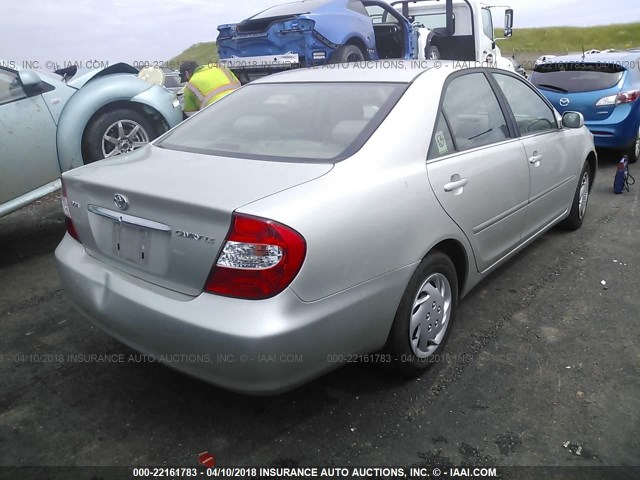 JTDBE30KX20108125 - 2002 TOYOTA CAMRY LE/XLE/SE 银色 照片 4