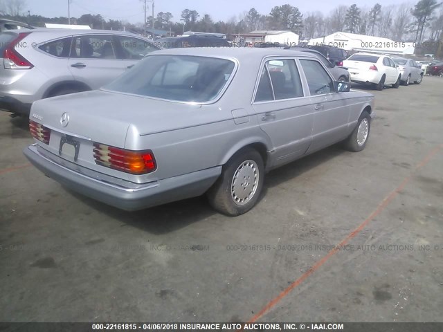 WDBCA32D2FA190445 - 1985 MERCEDES-BENZ 380 SE SILVER photo 4