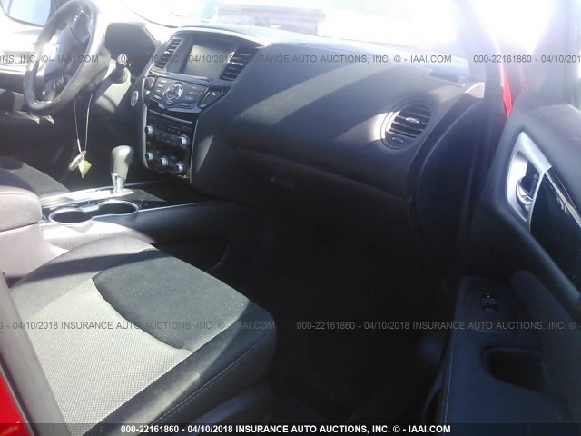 5N1DR2MN7HC906239 - 2017 NISSAN PATHFINDER S/SV/SL/PLATINUM 红色 照片 5