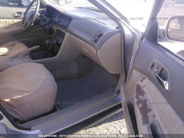 1HGCD5657TA054770 - 1996 HONDA ACCORD EX/EX-R TAN photo 5