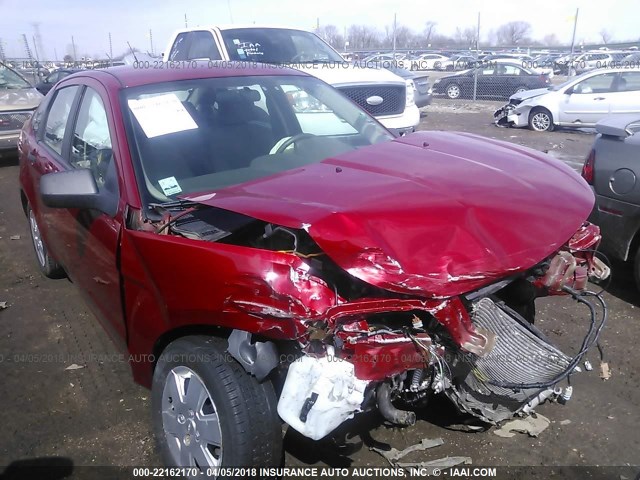 1FAHP3EN3AW137393 - 2010 FORD FOCUS S RED photo 6