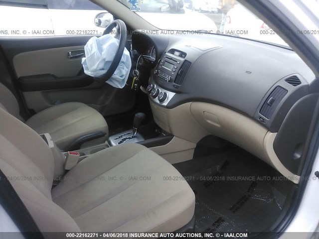 KMHDU4AD3AU939549 - 2010 HYUNDAI ELANTRA BLUE/GLS/SE WHITE photo 5