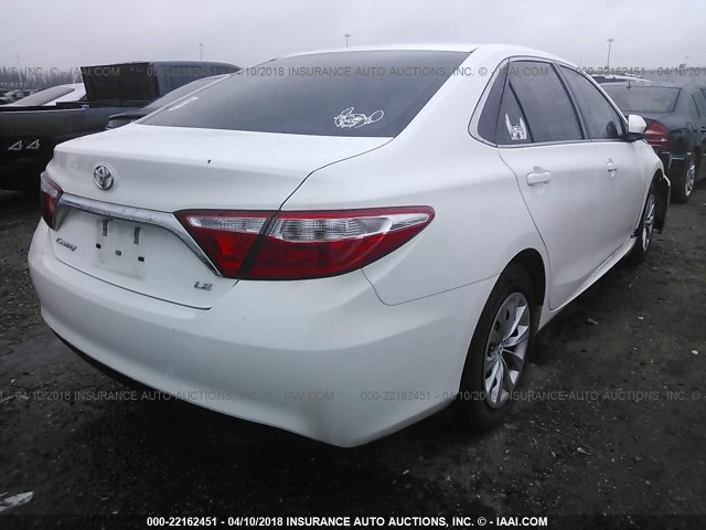 4T1BF1FK4GU554503 - 2016 TOYOTA CAMRY LE/XLE/SE/XSE WHITE photo 4