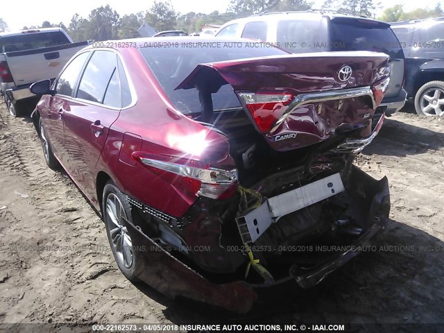 4T1BF1FKXFU936310 - 2015 TOYOTA CAMRY LE/XLE/SE/XSE BURGUNDY photo 3
