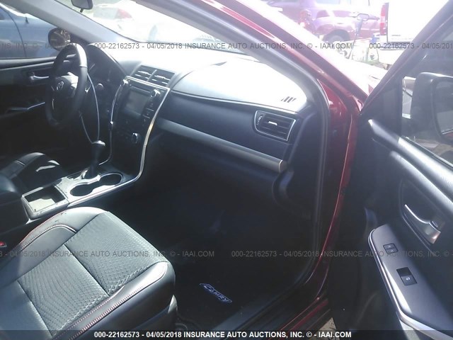 4T1BF1FKXFU936310 - 2015 TOYOTA CAMRY LE/XLE/SE/XSE BURGUNDY photo 5