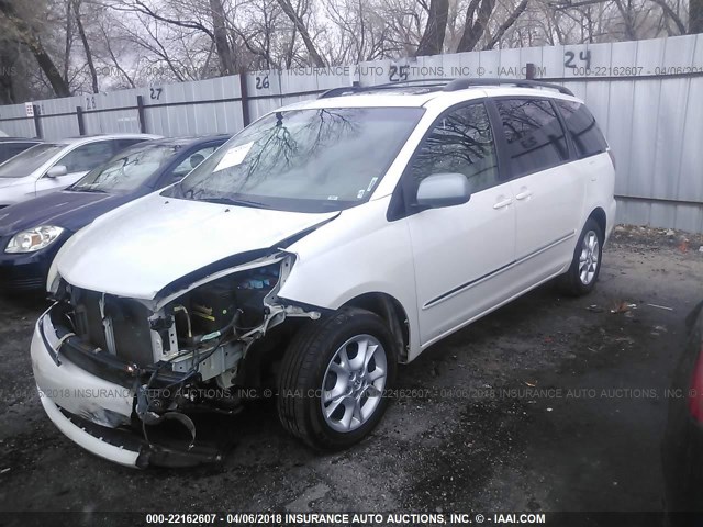 5TDBA22C26S068458 - 2006 TOYOTA SIENNA XLE/XLE LIMITED WHITE photo 2