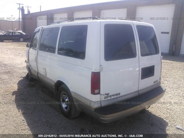 1GKDM19X42B501304 - 2002 GMC SAFARI XT WHITE photo 3