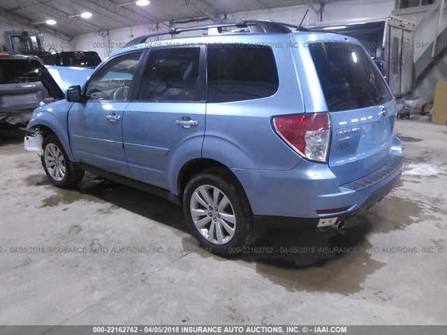 JF2SHAEC8BH708111 - 2011 SUBARU FORESTER LIMITED BLUE photo 3