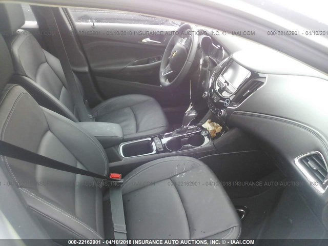 1G1BF5SM8J7105729 - 2018 CHEVROLET CRUZE PREMIER SILVER photo 5