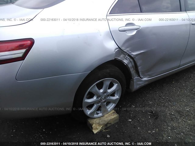 4T4BF3EK0BR133521 - 2011 TOYOTA CAMRY SE/LE/XLE SILVER photo 6