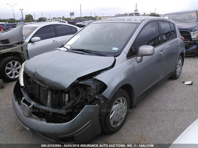 3N1BC13E39L453349 - 2009 NISSAN VERSA S/SL GRAY photo 2