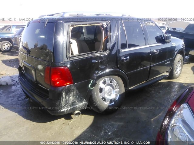 5LMFU28575LJ02078 - 2005 LINCOLN NAVIGATOR BLACK photo 4