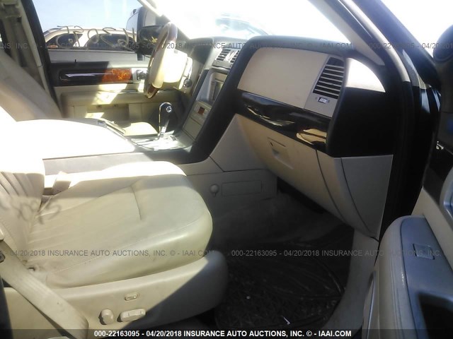 5LMFU28575LJ02078 - 2005 LINCOLN NAVIGATOR BLACK photo 5