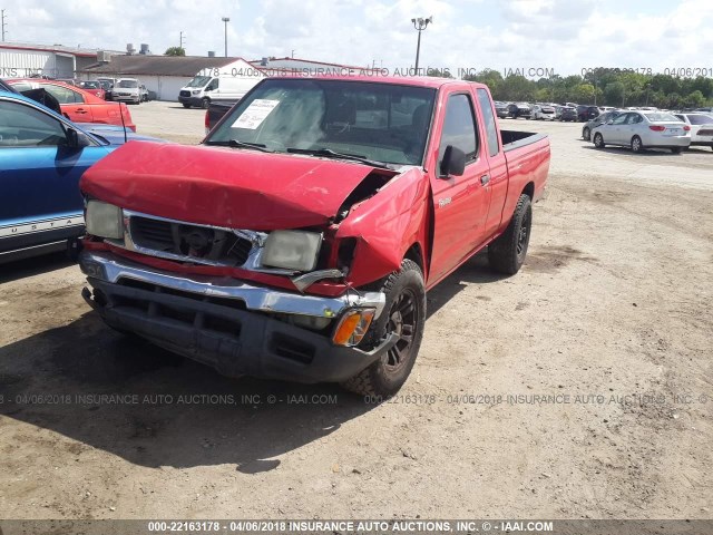 1N6DD26S1YC434378 - 2000 NISSAN FRONTIER KING CAB XE RED photo 2