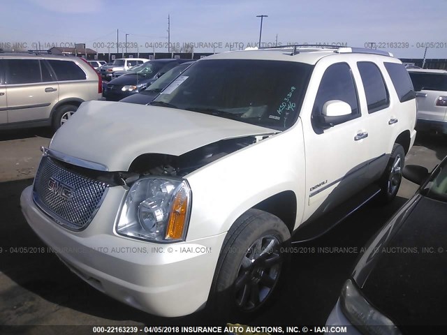 1GKS2EEF0CR177133 - 2012 GMC YUKON DENALI WHITE photo 2