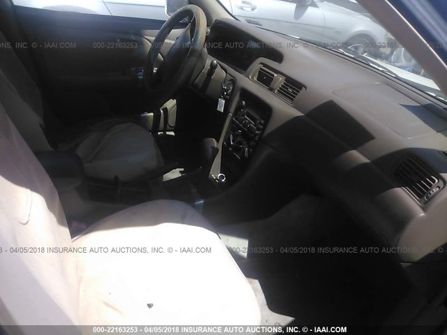 4T1BF28K6WU929647 - 1998 TOYOTA CAMRY CE/LE/XLE 白色 照片 5