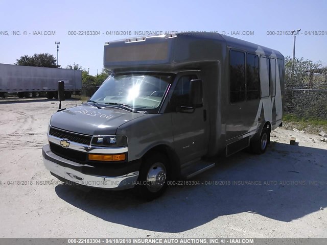 1GB6GUBG2G1225827 - 2016 ELDORADO BUS  (CHEV 4500)  GRAY photo 2