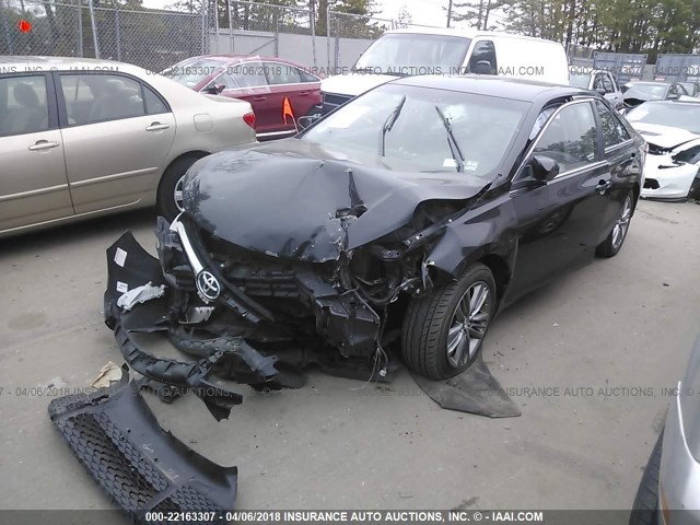 4T1BF1FK8GU522072 - 2016 TOYOTA CAMRY LE/XLE/SE/XSE შავი ფოტო 2