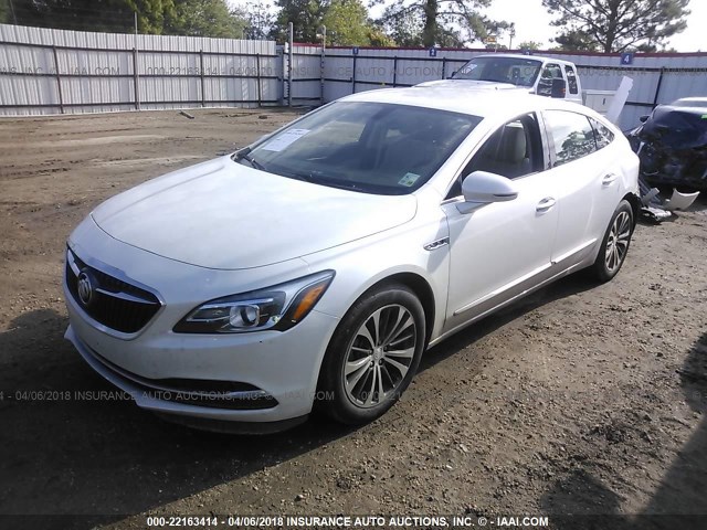 1G4ZP5SS5HU172748 - 2017 BUICK LACROSSE ESSENCE თეთრი ფოტო 2