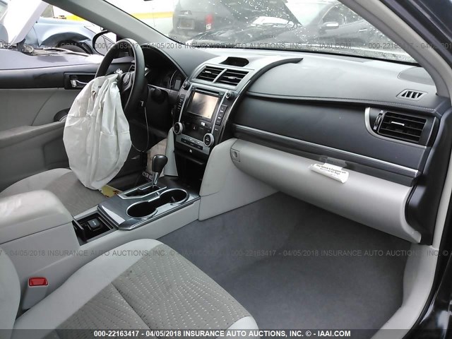 4T1BD1FK5DU077050 - 2013 TOYOTA CAMRY HYBRID/LE/XLE 黑色 照片 5