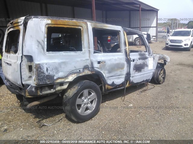 1J8HH48K77C612772 - 2007 JEEP COMMANDER BLACK photo 4