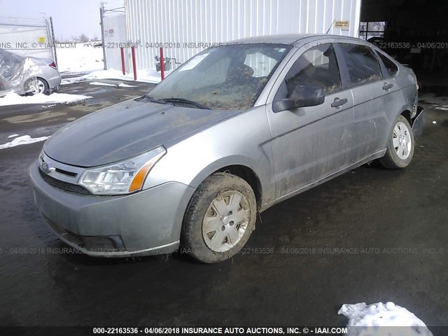 1FAHP34NX8W128511 - 2008 FORD FOCUS S/SE GRAY photo 2