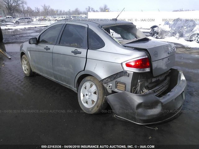 1FAHP34NX8W128511 - 2008 FORD FOCUS S/SE GRAY photo 3