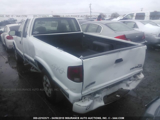 1GCDT19W8Y8159156 - 2000 CHEVROLET S TRUCK S10 WHITE photo 3